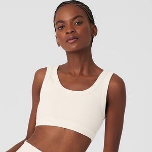 alo yoga Wellness Bra in ivory